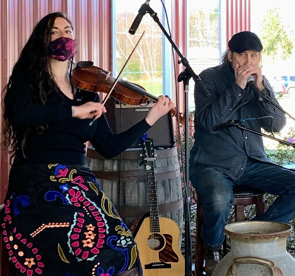 Robin & Reed, a duo comprised of Kera-Lynne Newman and Jan Peters, will perform Irish/Celtic and American music with fiddle, guitar and harmonica during an Easter Celebration taking place April 16-17 at Bellewood Acres & Distillery.