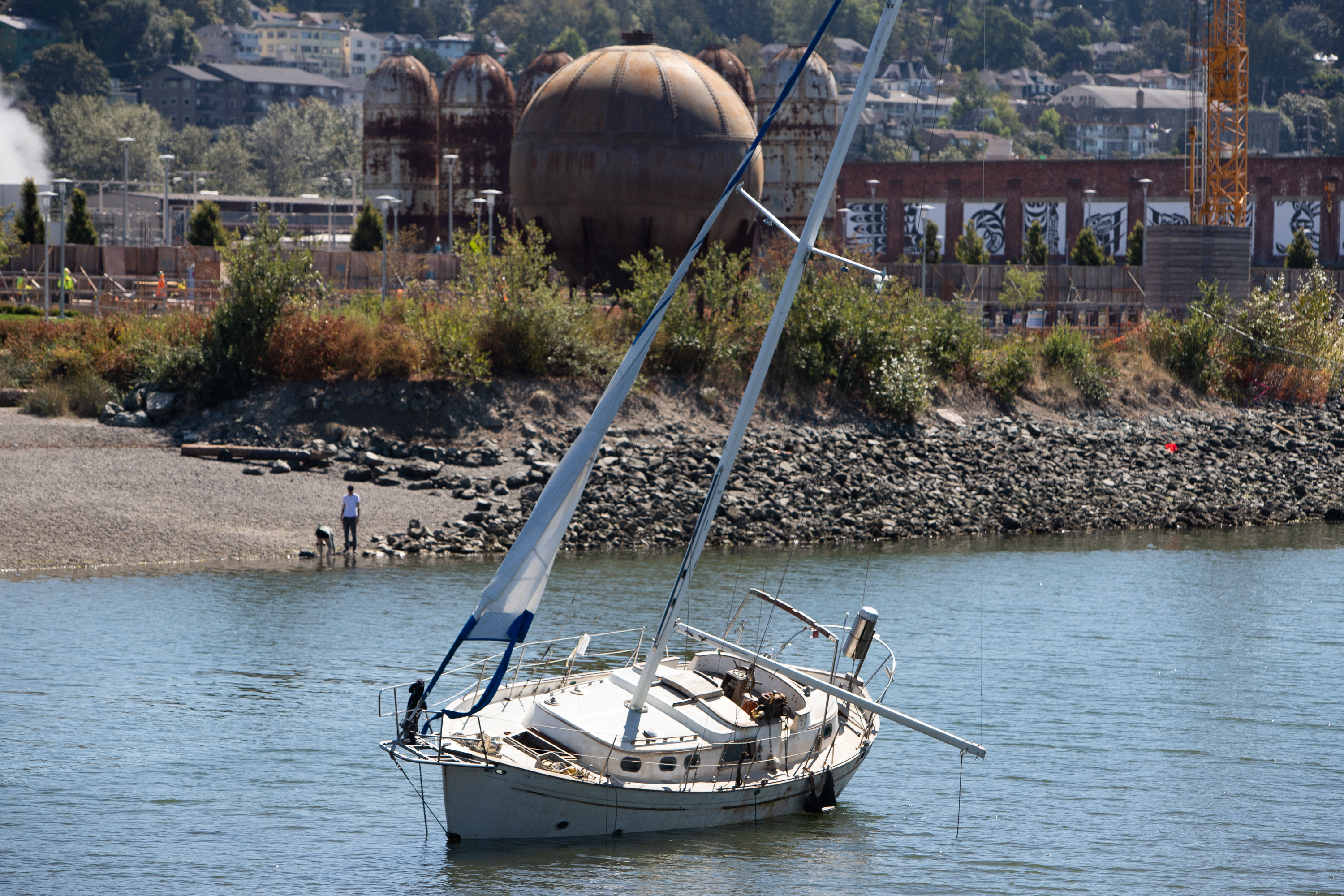 Hands off: Best to leave that grounded sailboat to rot in place, just like the 