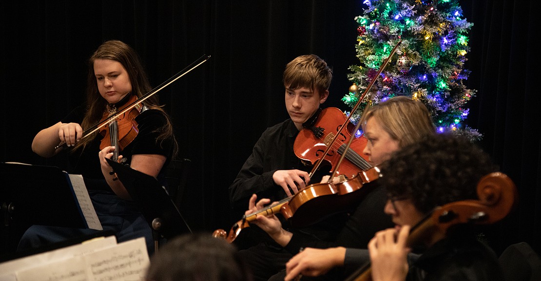 The Squalicum Chamber Orchestra performs for market-goers.