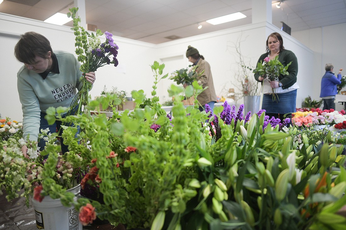 Border guards put petal to the metal on imported flowers