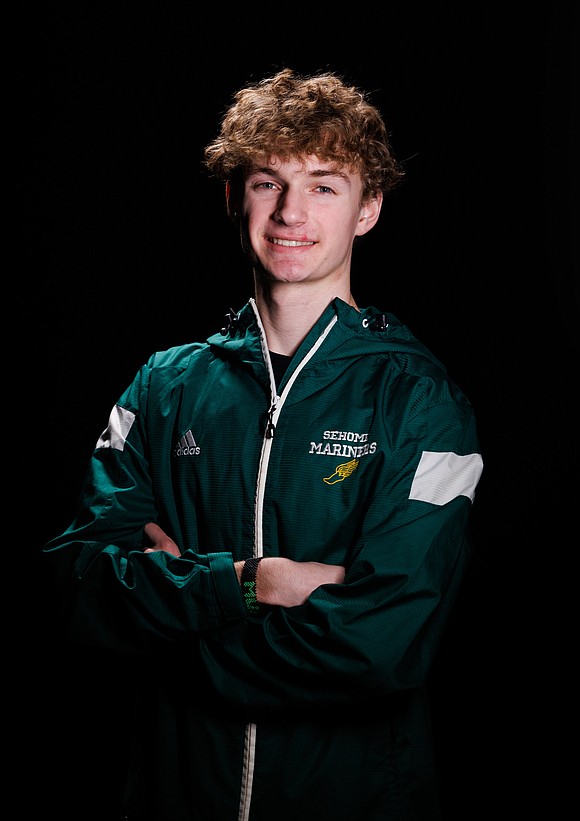 Sehome runner Zack Munson.