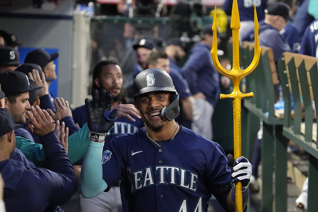 Crawford has 4 hits, Rodríguez homers in Mariners' 62 victory over Angels