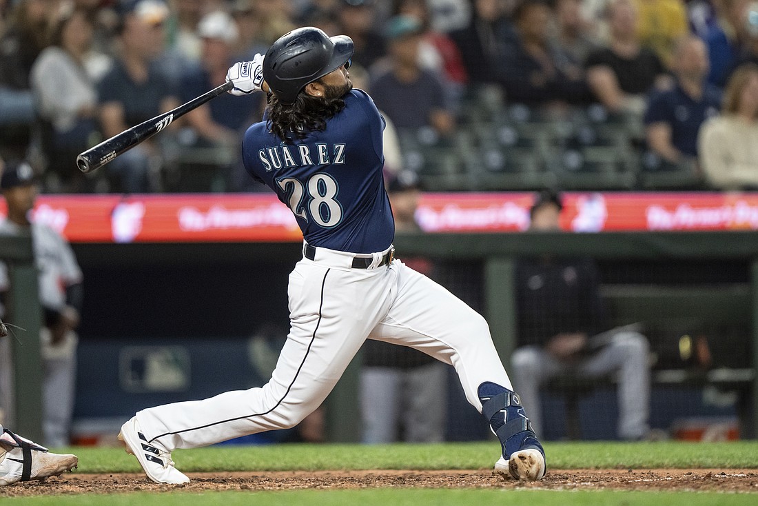 Mariners get clutch 2-out hits from Kelenic and Suárez in a 7-6