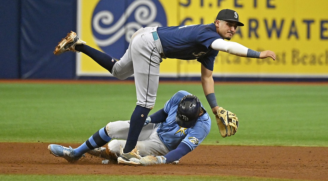Baseball-Blue Jays end Rays perfect start to season with 6-3 win