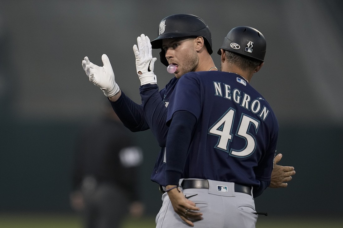 Kelenic homers, drives in 2, Mariners top A's to snap skid
