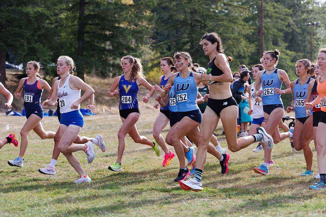 WWU's Ila Davis (252) gets out to a strong start in the women’s race.