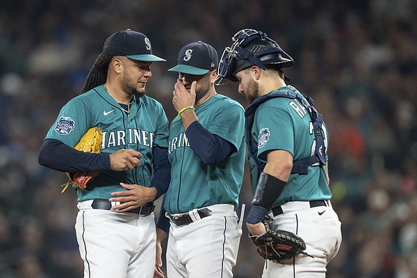 Mariners lose Game 2 to Houston, 1 game from elimination