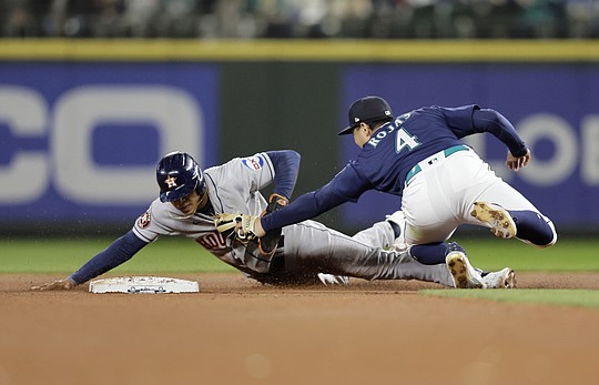 Mariners snap 4-game losing streak beating Houston 6-2